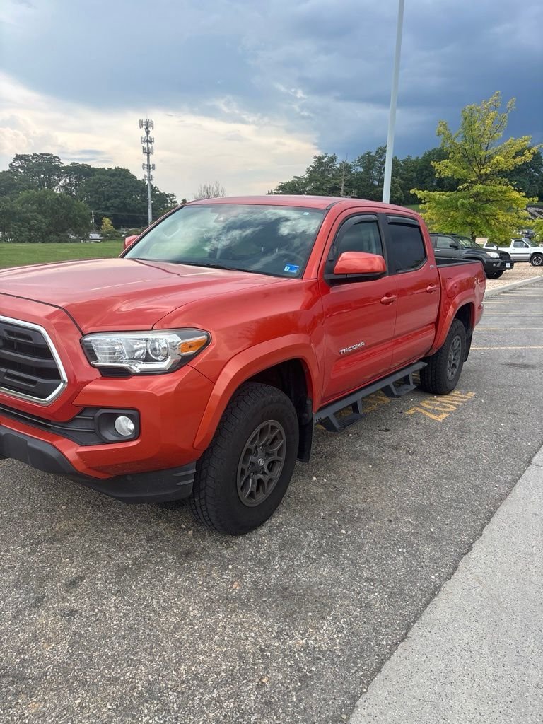 Used 2018 Red Toyota SR5 image 2