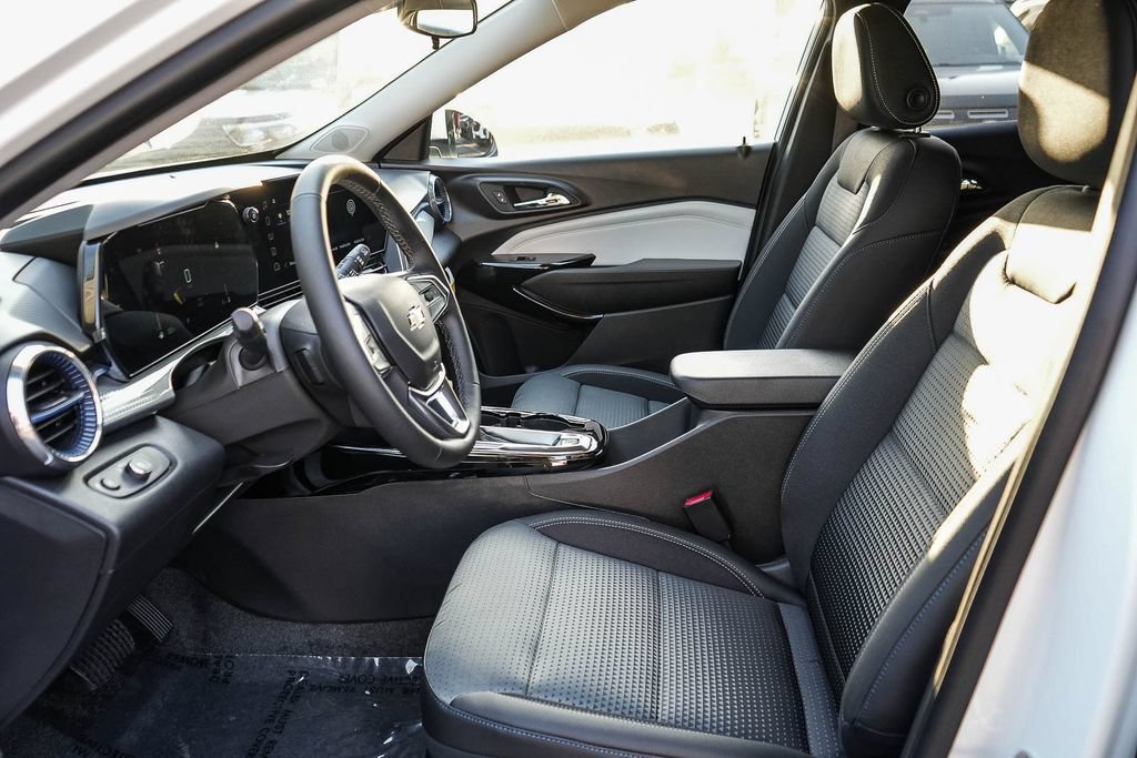 2026 Chevrolet Trax LT - Photo 16