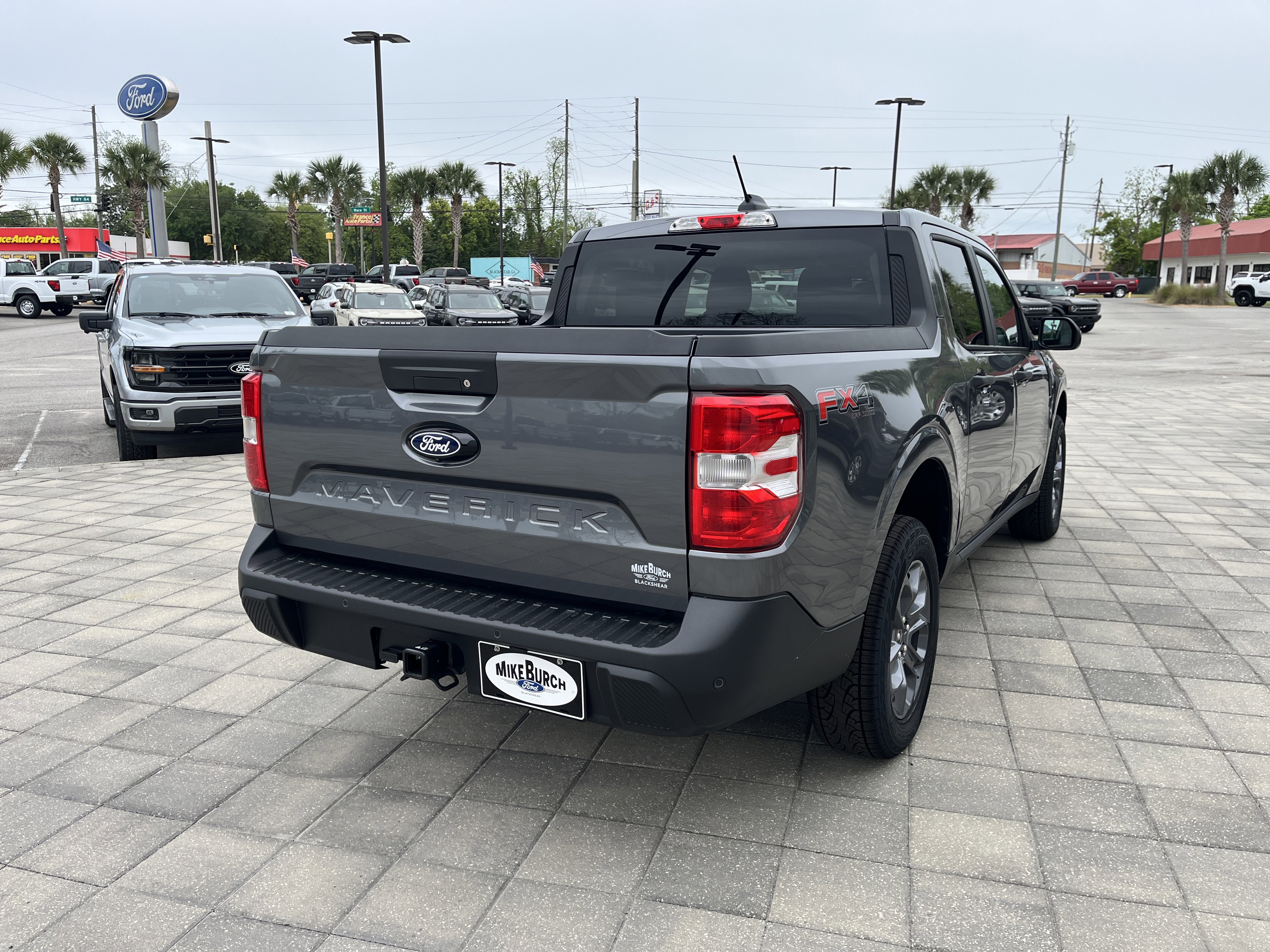 New 2026 Carbonized Gray Metallic Ford XLT image 6