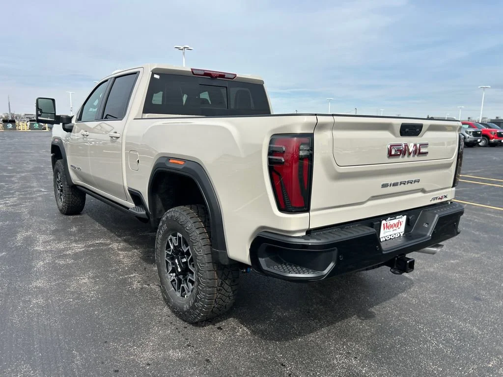 2026 GMC Sierra 2500HD AT4X - Photo 7