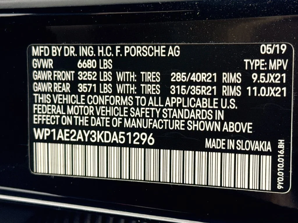 Used 2019  Porsche Base image 34