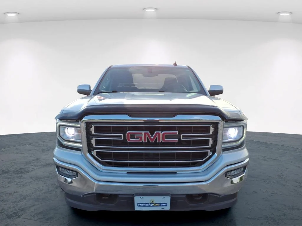 Used 2017 Silver GMC SLE image 3