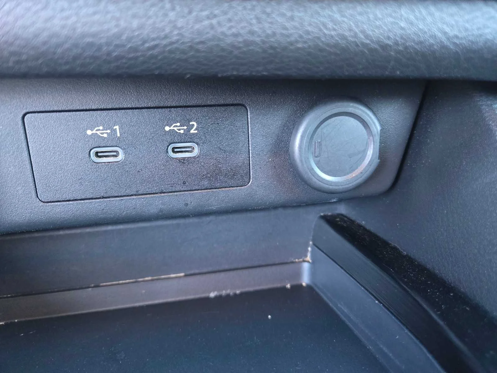 Used 2024  Nissan S image 17