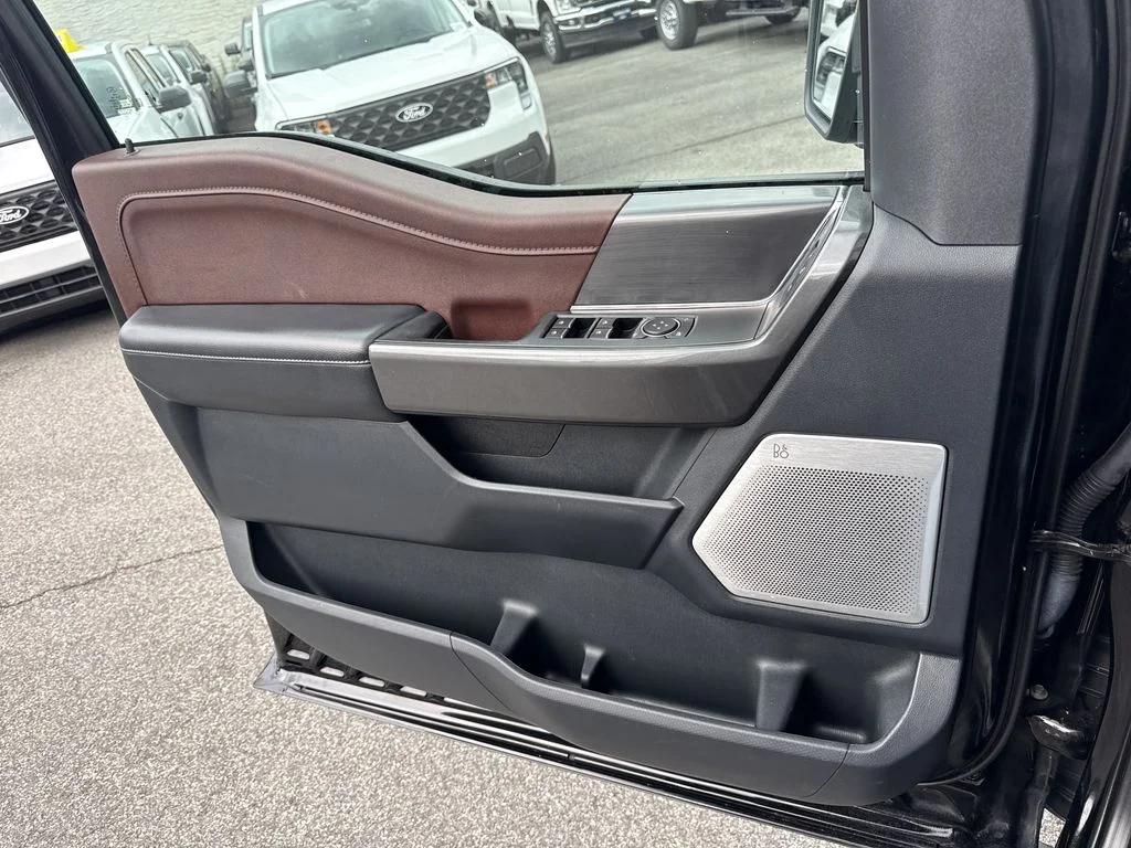 Used 2022 Agate Black Metallic Ford Lariat image 27