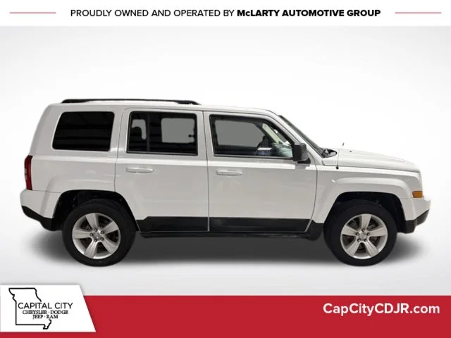 Used 2011 White Jeep Sport image 3