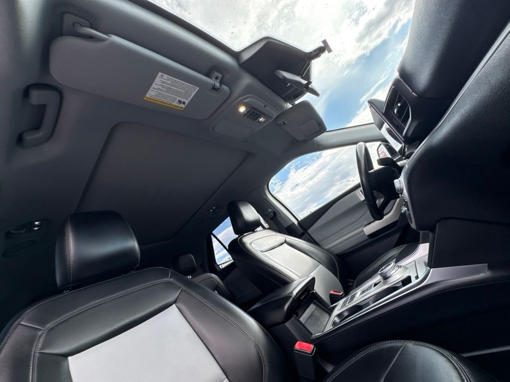 Used 2022 White Ford XLT image 28
