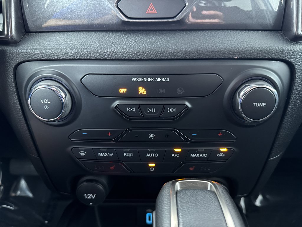Used 2022 Cactus Gray Ford LARIAT image 22