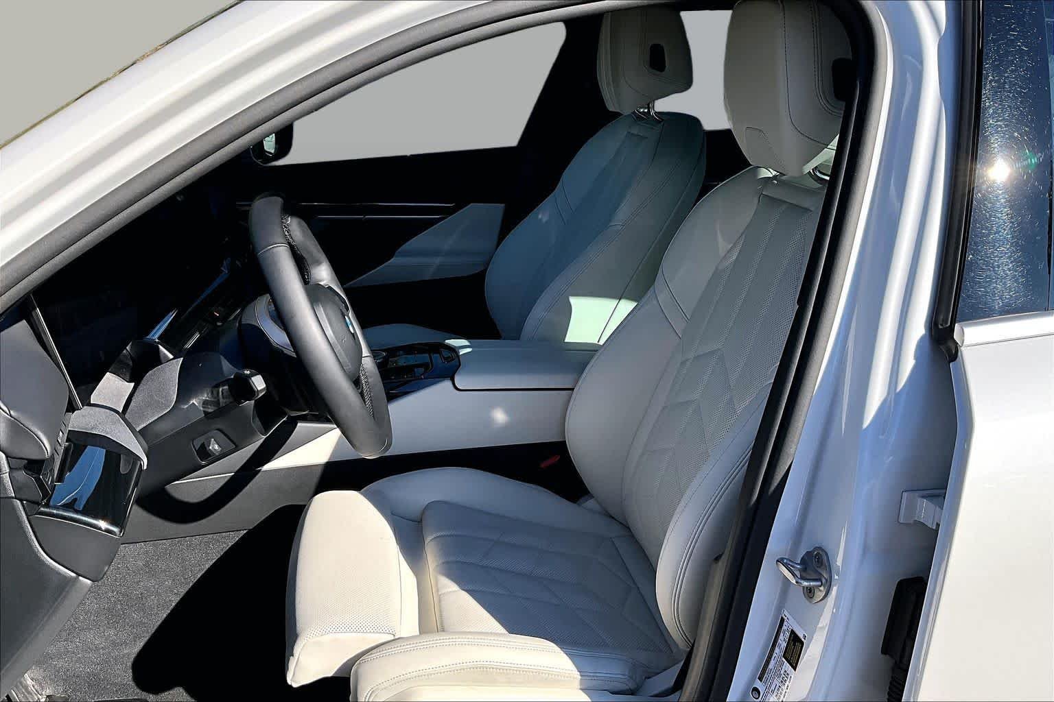 Certified Used 2025 Mineral White Metallic BMW 530i image 7