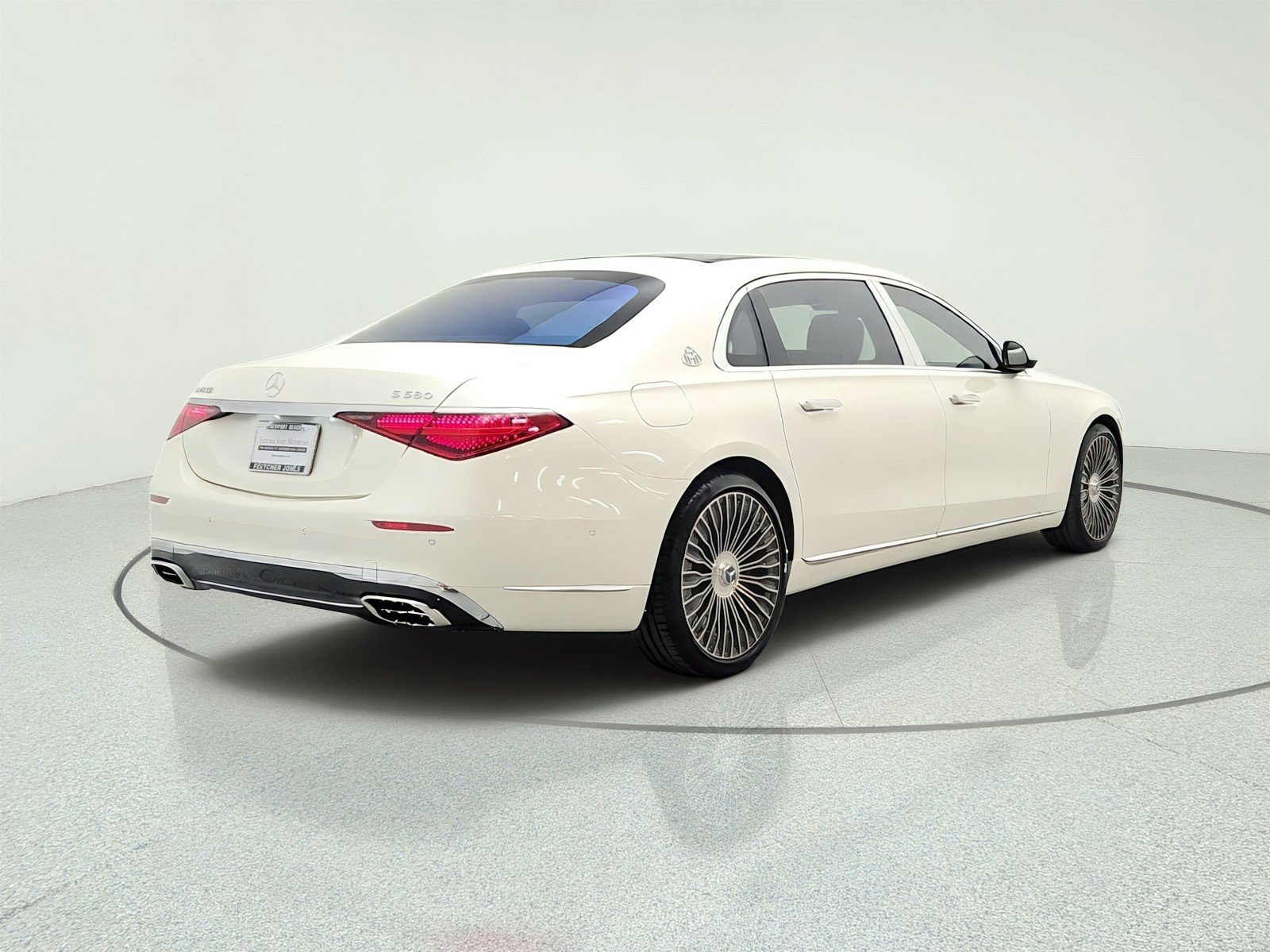 Certified Used 2022 MANUFAKTUR Diamond White Mercedes-Benz Maybach S 580 4MATIC® Sedan image 5