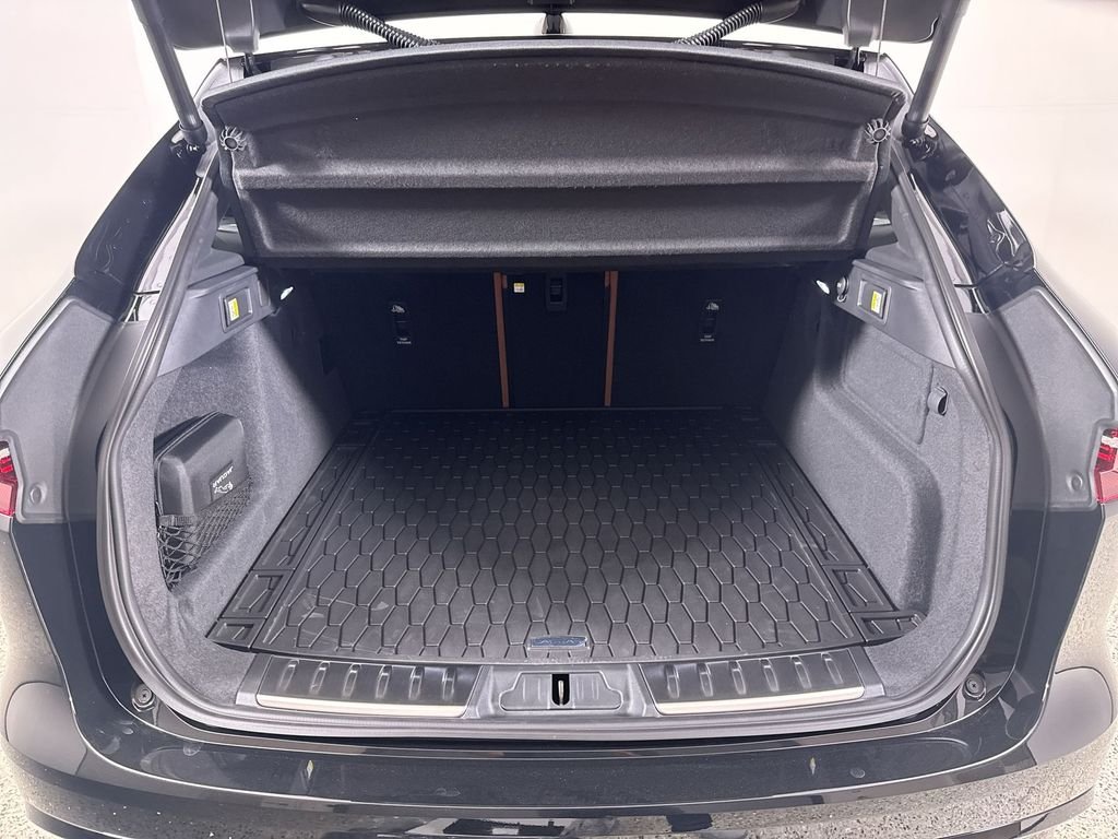 2026 Jaguar F-Pace R-Dynamic S - Photo 22