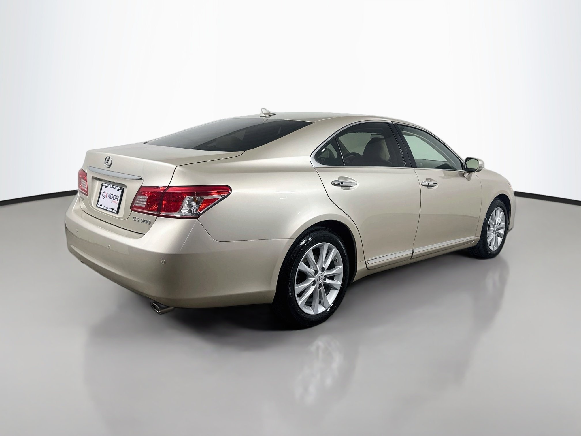 Used 2011 Satin Cashmere Metallic Lexus Base image 7
