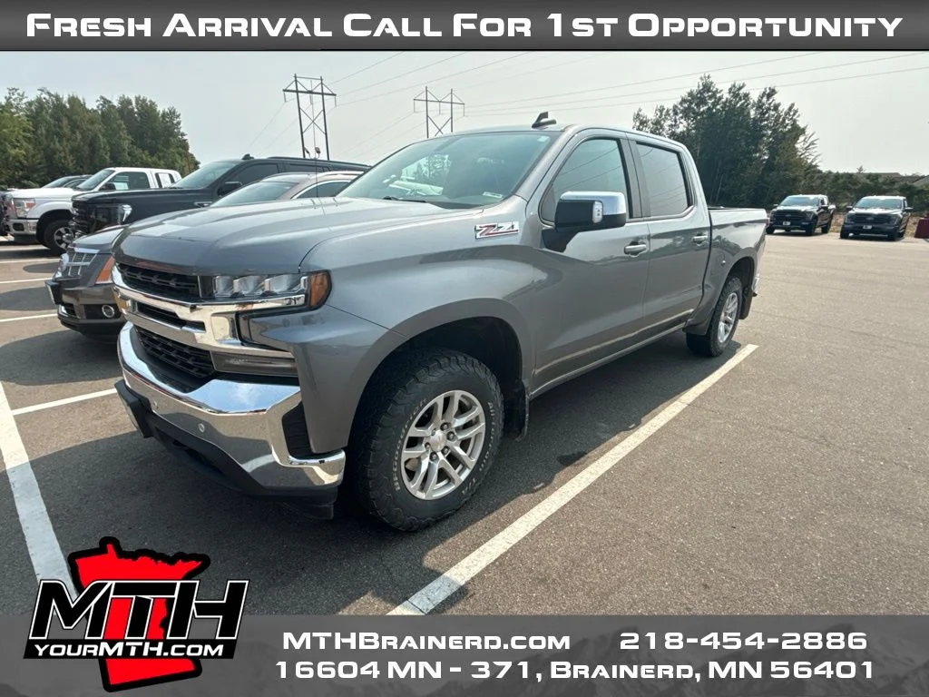 Used 2022 Gray Chevrolet LT image 3