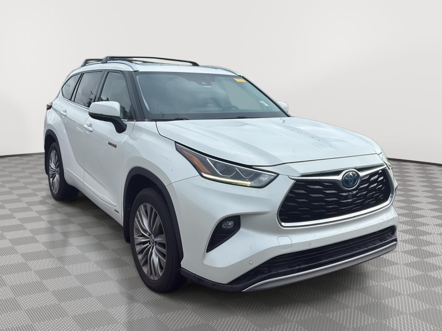 2020 Toyota Highlander Platinum Hybrid 4x4's photo