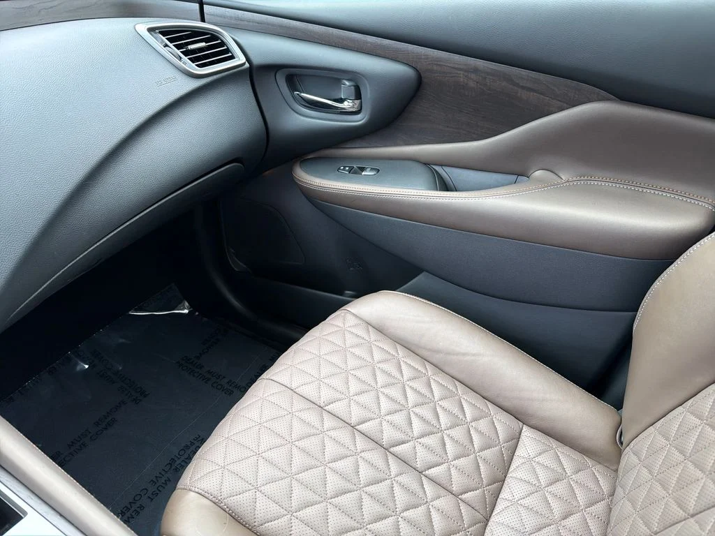 Used 2024 Gray Nissan Platinum image 32