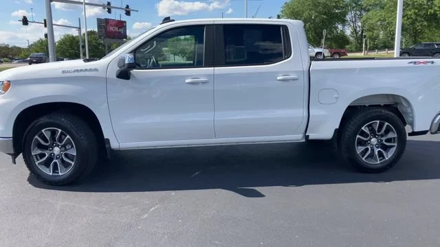 2023 Chevrolet Silverado 1500 LT - Photo 5