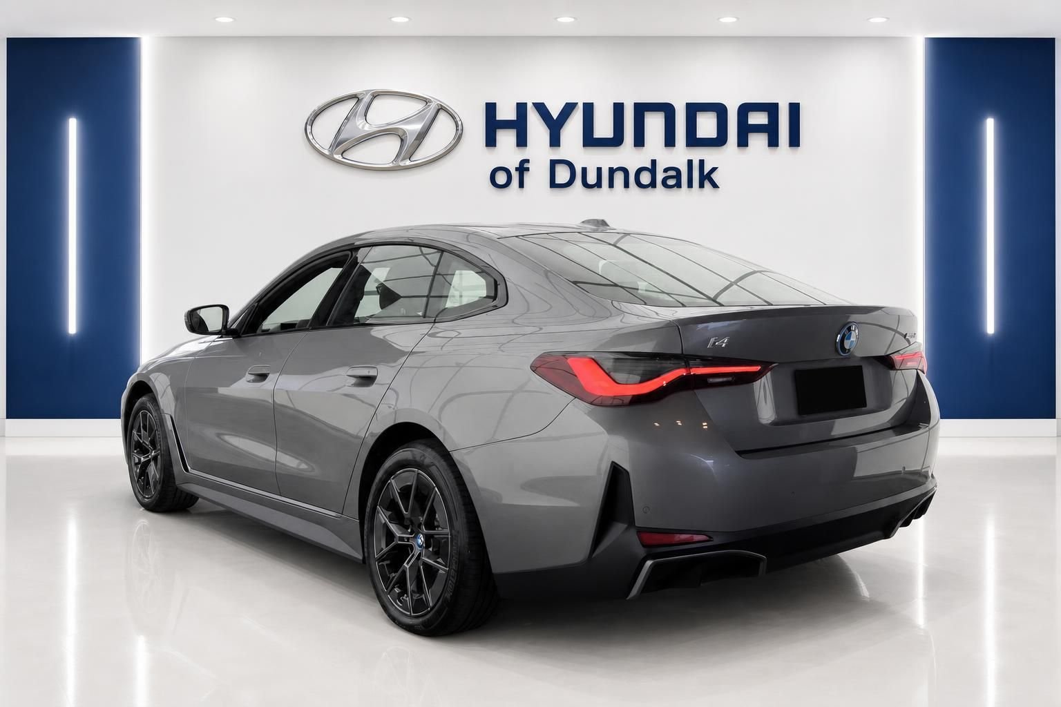 Used 2023 Gray BMW eDrive40 image 2
