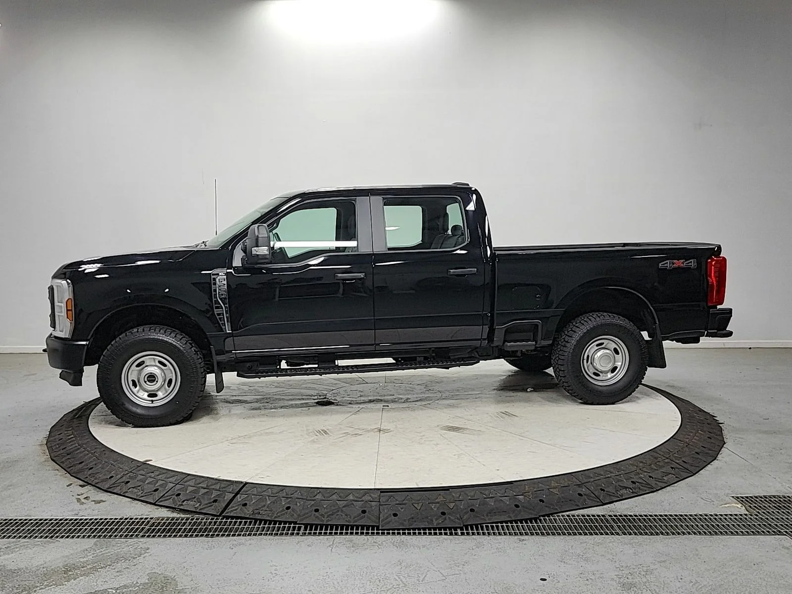 Used 2024 Black Ford XL image 4