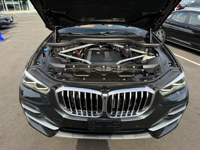Used 2022 Black Sapphire Metallic BMW xDrive40i image 27