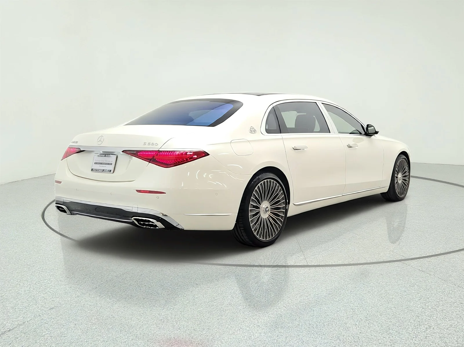 Certified Used 2022 MANUFAKTUR Diamond White Mercedes-Benz Maybach S 580 4MATIC® Sedan image 5