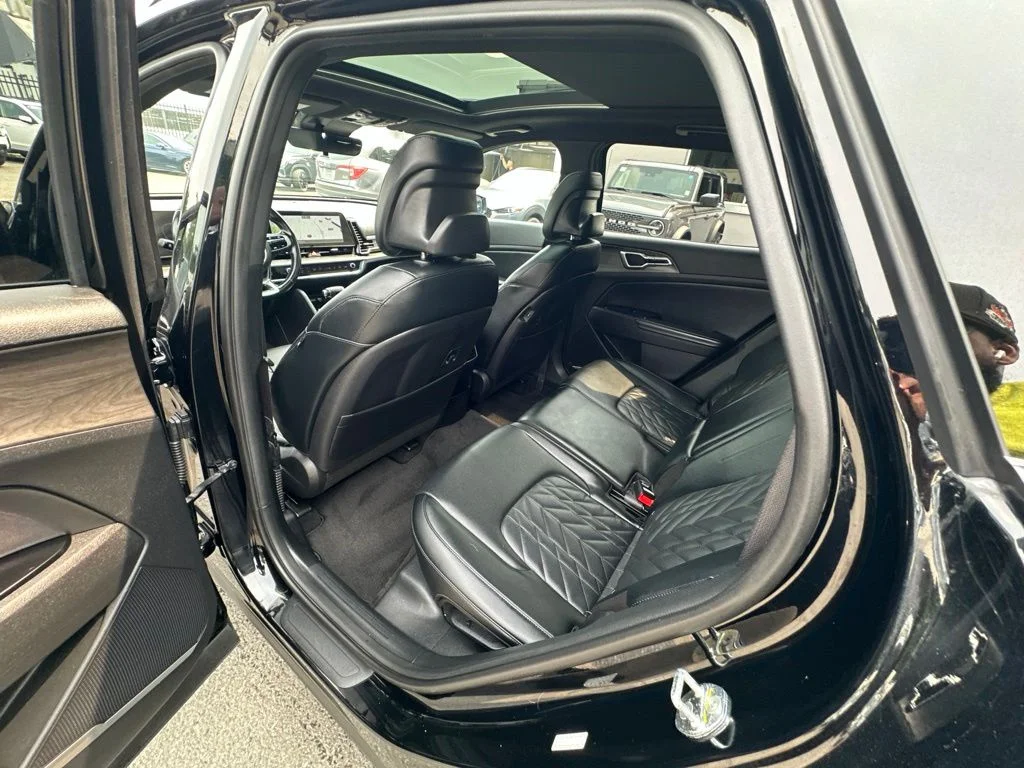 Used 2023 Black Kia X-Line image 22