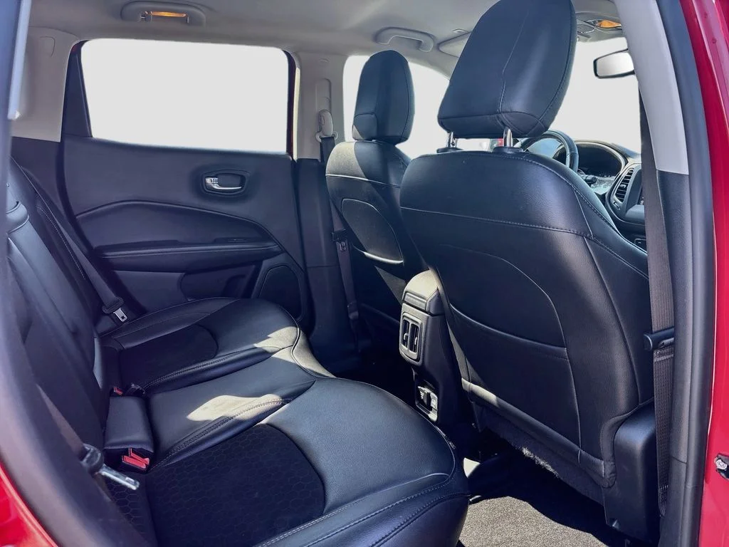 Used 2019 Red Jeep Latitude image 16