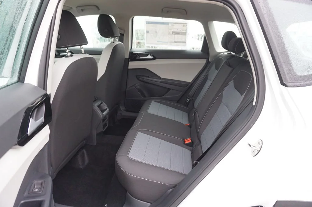 New 2026 White Volkswagen 1.5T S image 11
