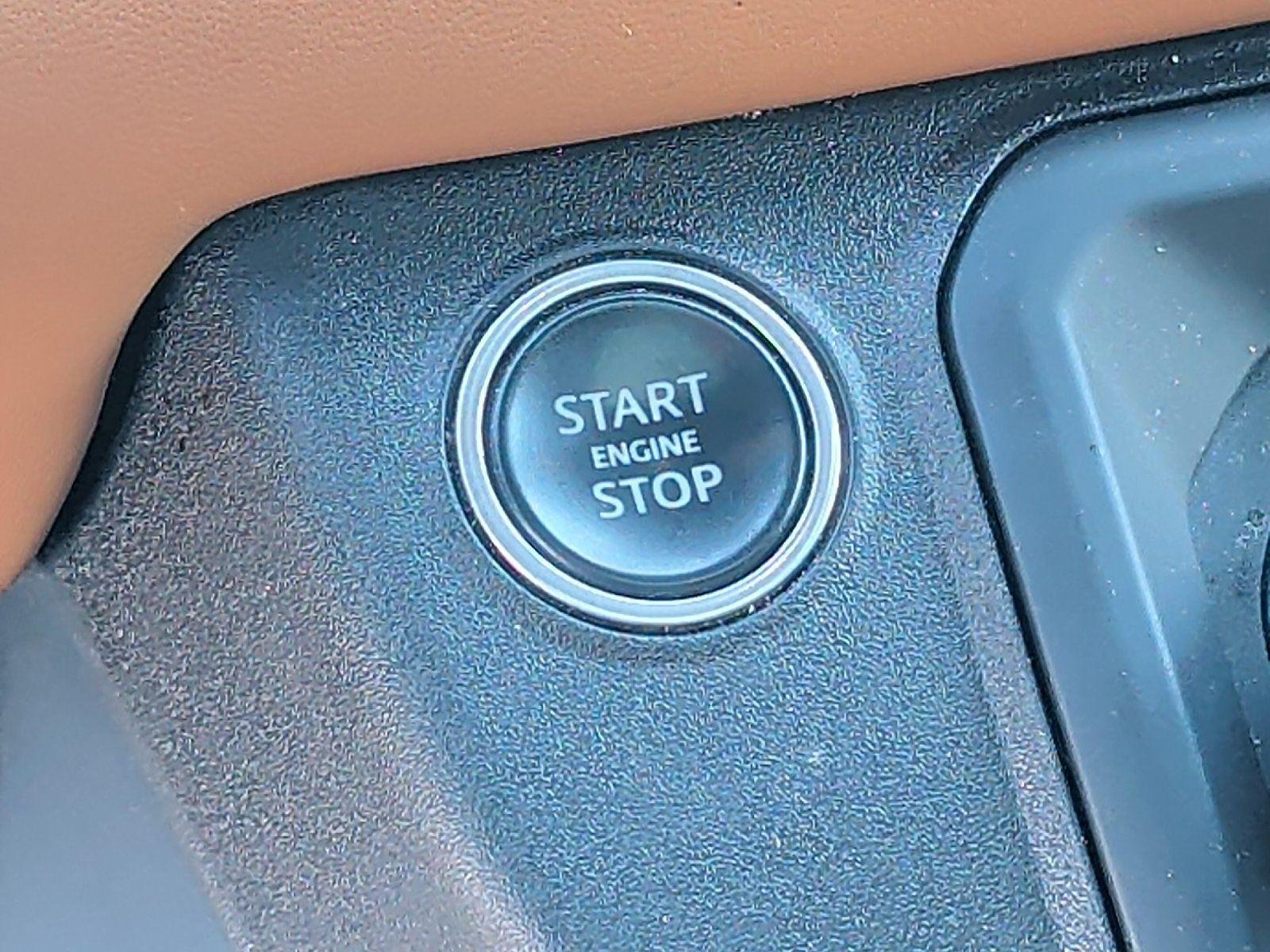 Used 2020 Eiger Grey Metallic Land Rover X image 22