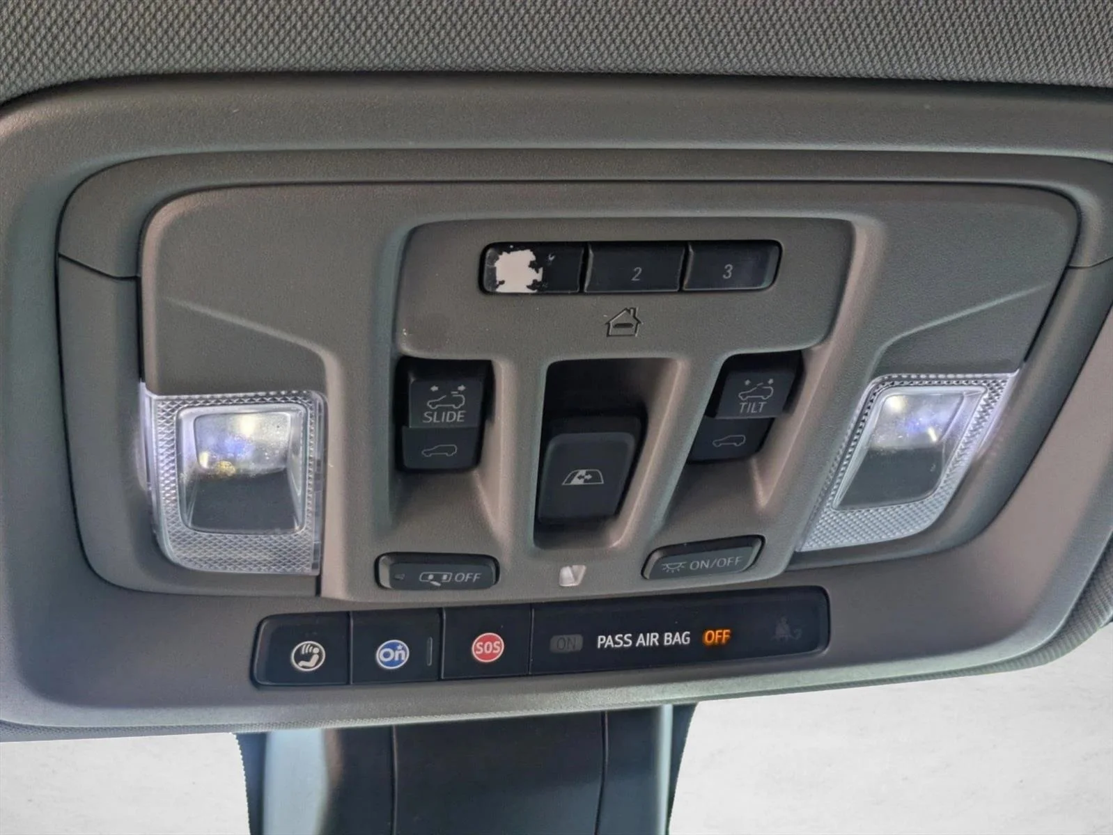Used 2019 White Frost Tricoat GMC SLT image 14