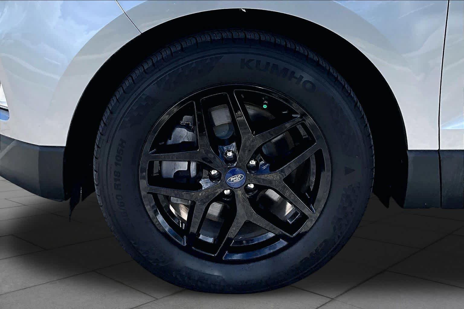 Used 2022 Iconic Silver Metallic Ford SEL image 11