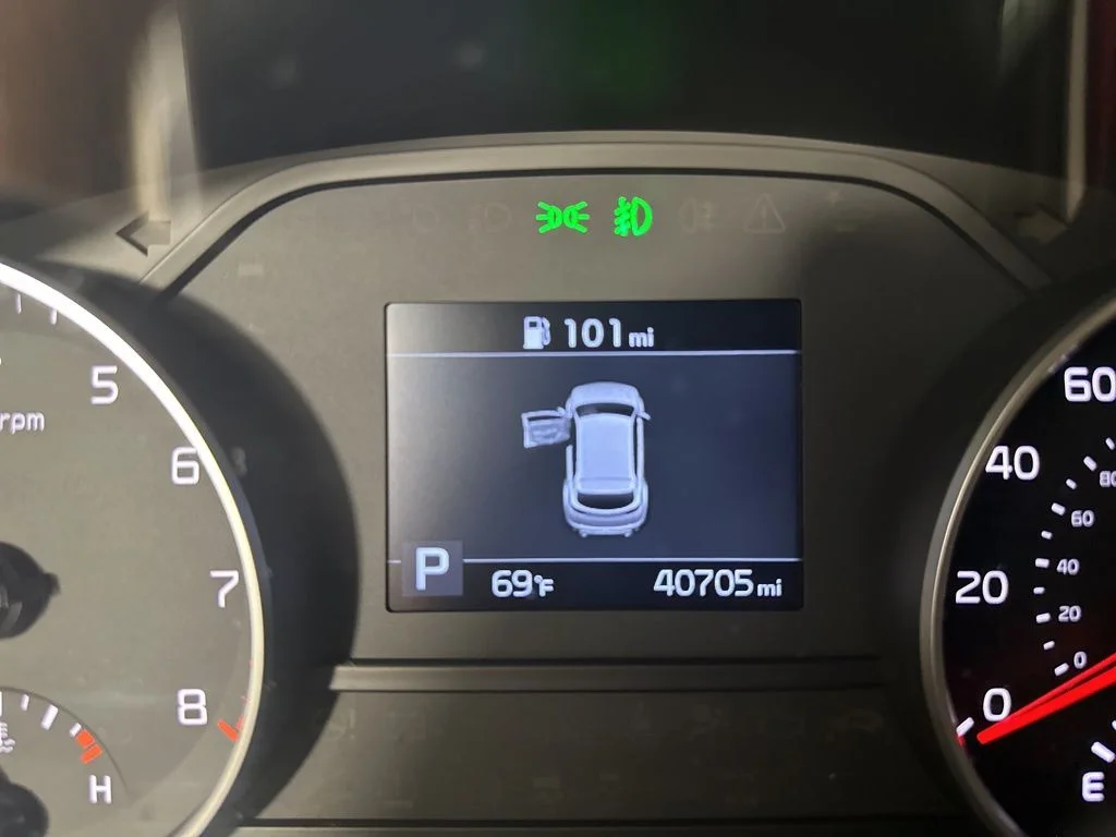 Used 2021 Silver Kia LX image 4