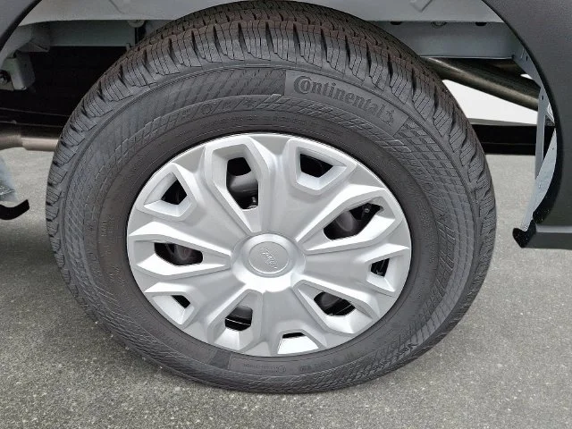 New 2026 Oxford White Ford XL image 6