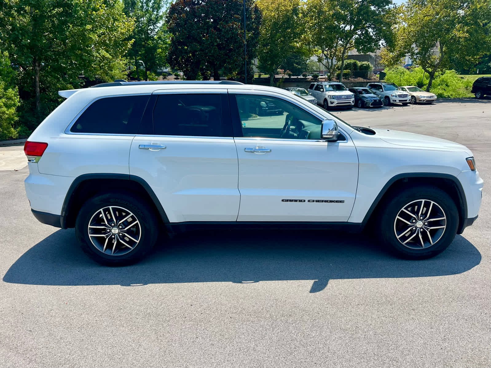 Used 2017 Bright White Clearcoat Jeep Limited image 4