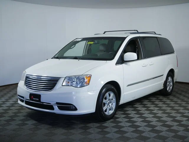 Used 2012 White Chrysler Touring image 3