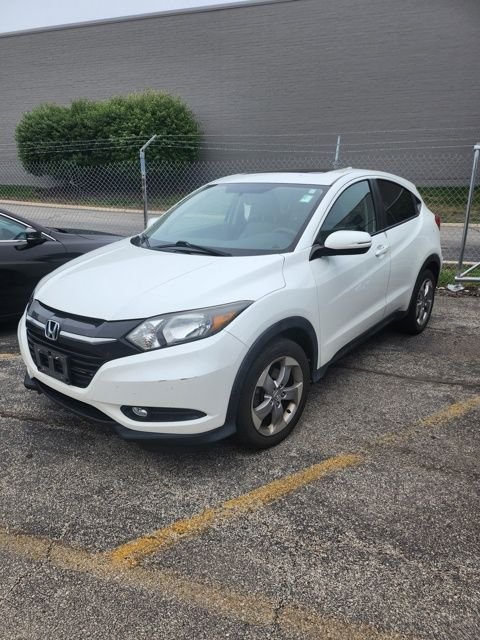 Used 2017  Honda EX image 2