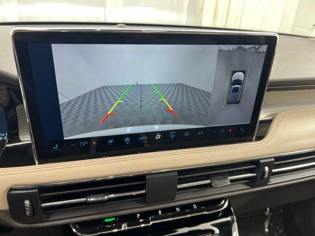 Used 2023 White Lincoln Standard image 19