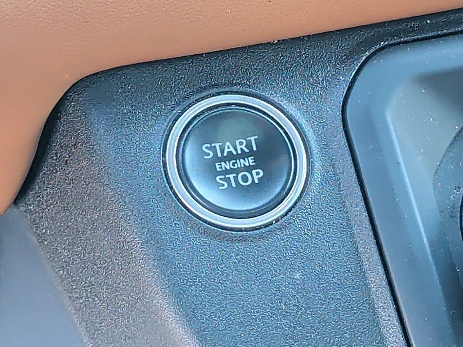 Used 2020 Eiger Grey Metallic Land Rover X image 23