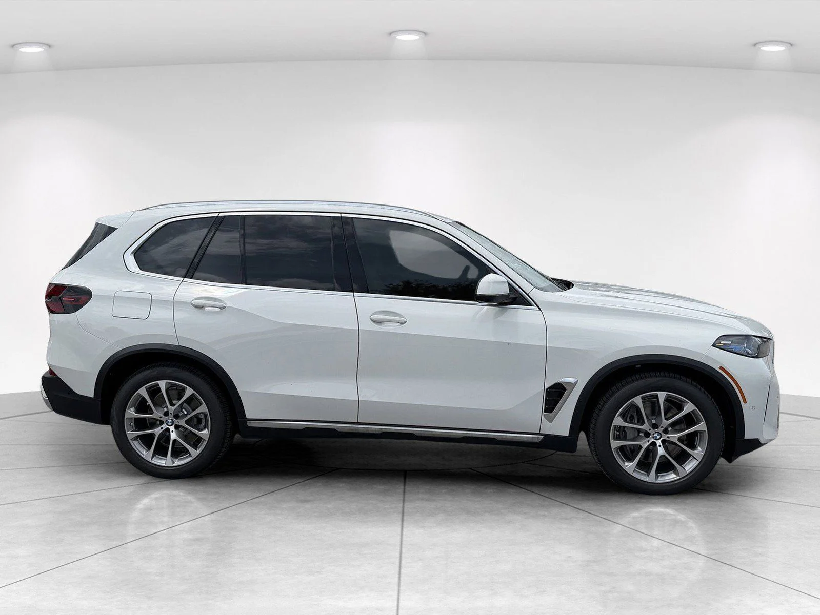 New 2026 Alpine White BMW xDrive50e image 3
