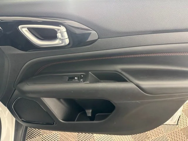 Used 2025 White Jeep Trailhawk image 19