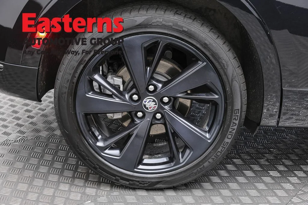 Used 2023 Black Buick Essence image 31