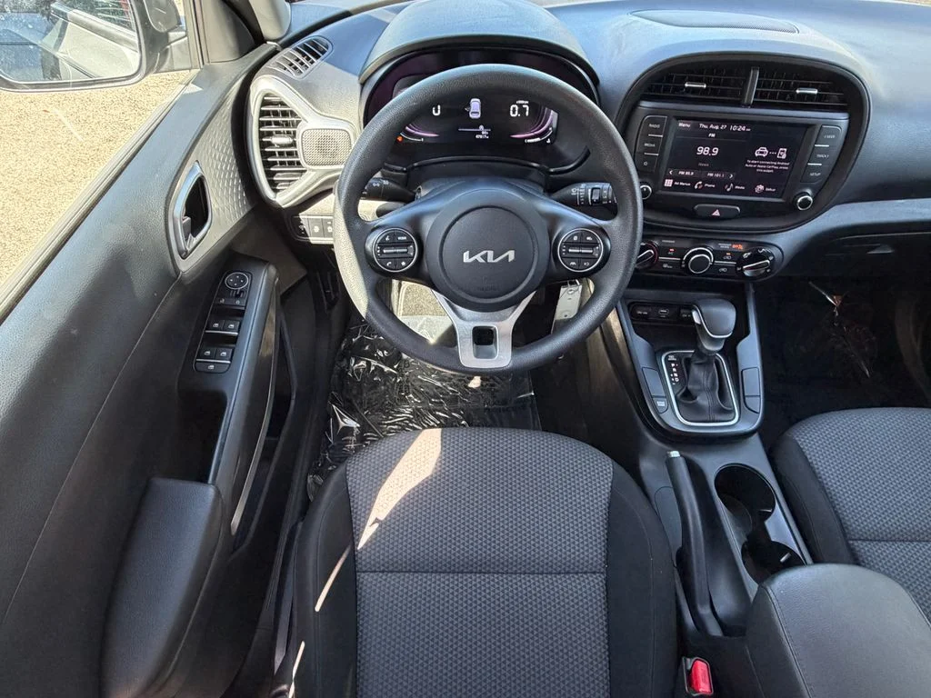 2024 Kia Soul LX - Photo 15
