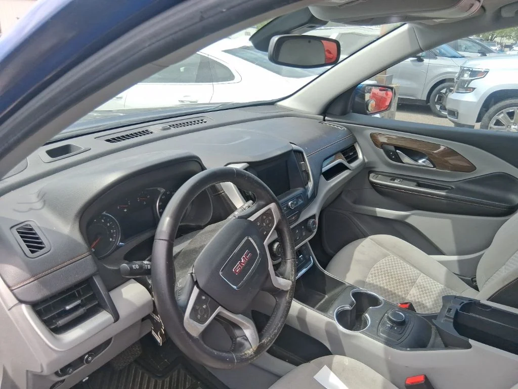 Used 2020 Blue GMC SLE image 12