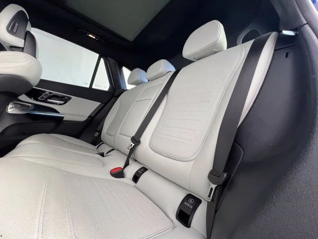 Used 2023 Blue Mercedes-Benz GLC 300 image 14