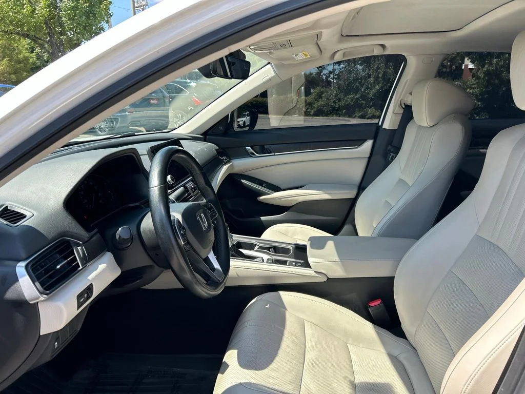 Used 2018 White Honda EX-L image 17