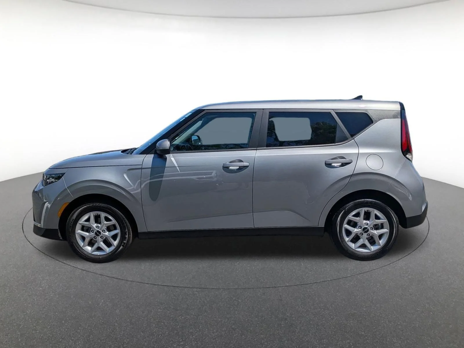 Used 2025 Steel Gray Kia LX image 8