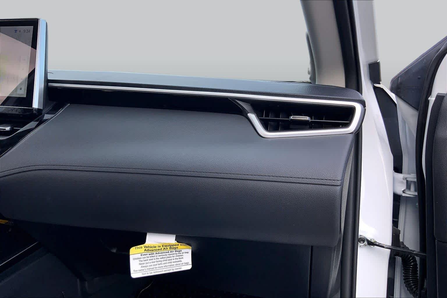 Used 2026 Wind Chill Pearl Toyota XLE image 18