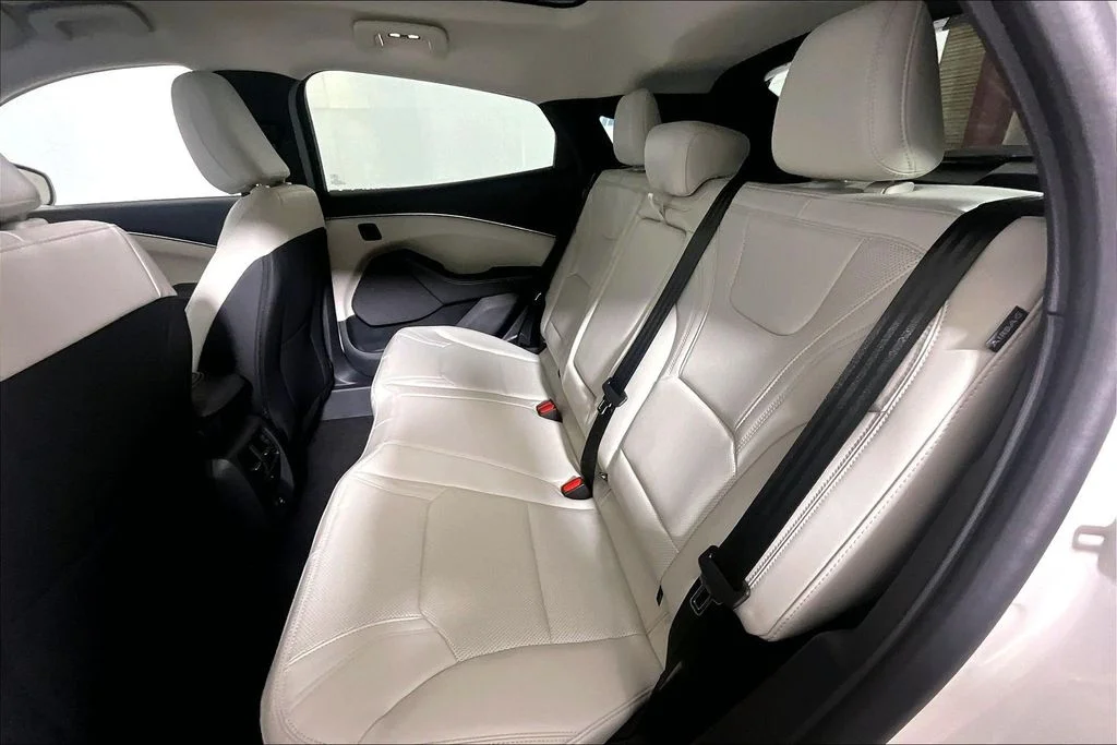 New 2026 Star White Metallic Tri-coat Ford Premium image 10