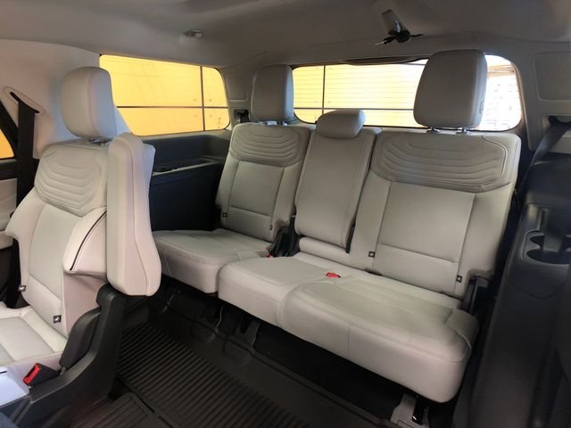 New 2026 Star White Metallic Tri-Coat Ford Platinum® image 21