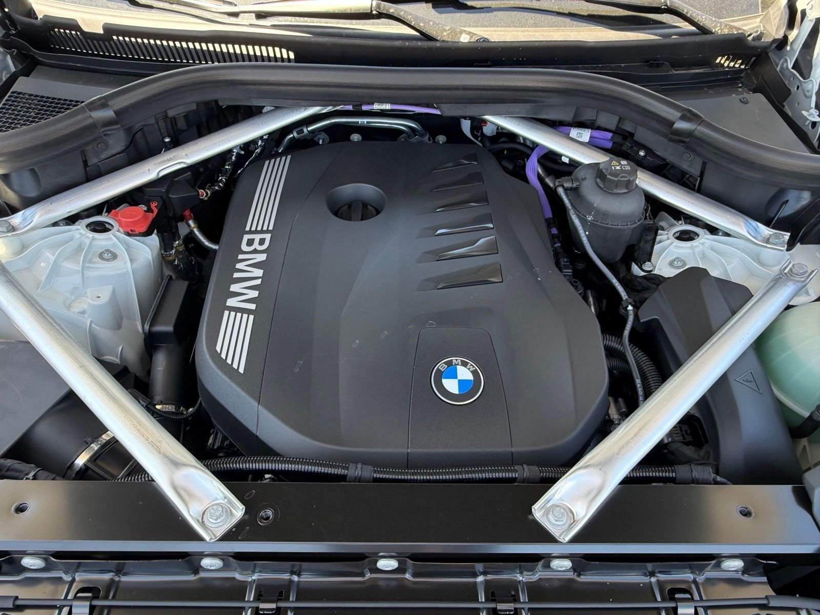 New 2026 Alpine White BMW sDrive40i image 32