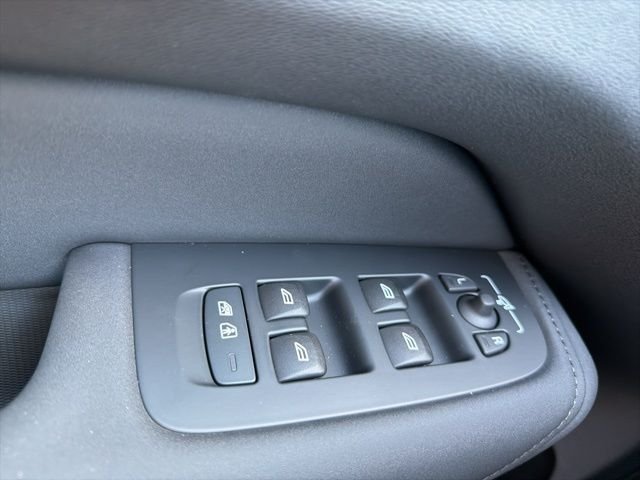 New 2026 Vapour Grey Volvo Plus image 19