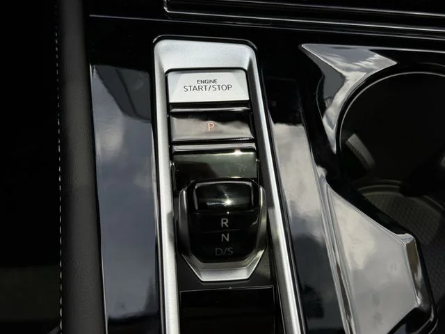 New 2026 Silver Volkswagen 2.0T SE w/Technology image 17